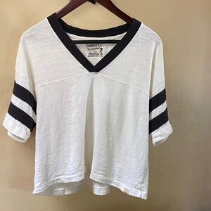 Sz L Faherty Women's White and Black Striped Organic Cotton V-Neck Tee